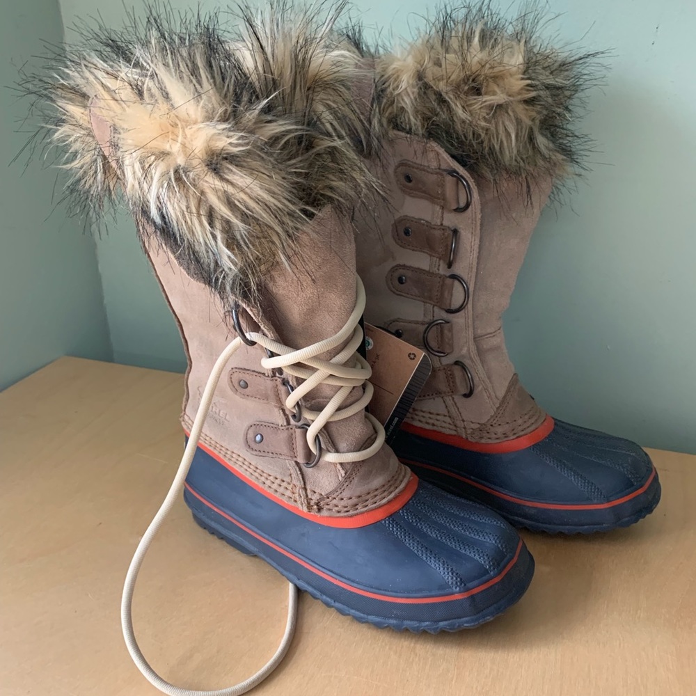 Sorel Women’s ‘Joan of Arctic’ size 5 boots